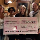 De gauche à droite: Magaly Lambert, présidente de l’association La Montheysanne, Sarah Boissard, infirmière cheffe de la Ligue valaisanne contre le cancer, Lysiane Goulet, assistante sociale de la Ligue valaisanne contre le cancer, et Franck Moos, directeur de la ligue valaisanne contre le cancer.